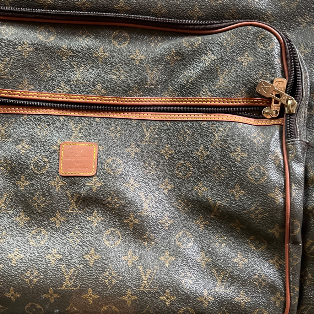 Louis Vuitton Garmet Bag